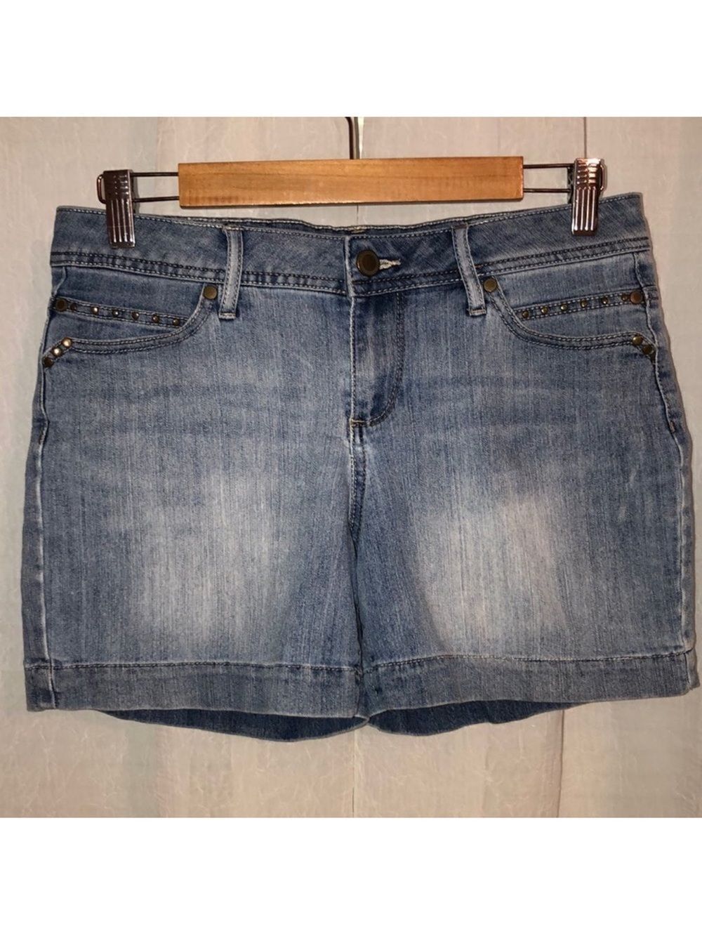 Sonoma 4 Vintage Wash Brass Color Studded Blue Denim Shorts